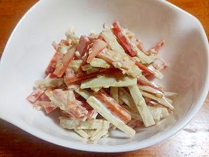 ごぼうと　にんじんの　胡麻マヨサラダ