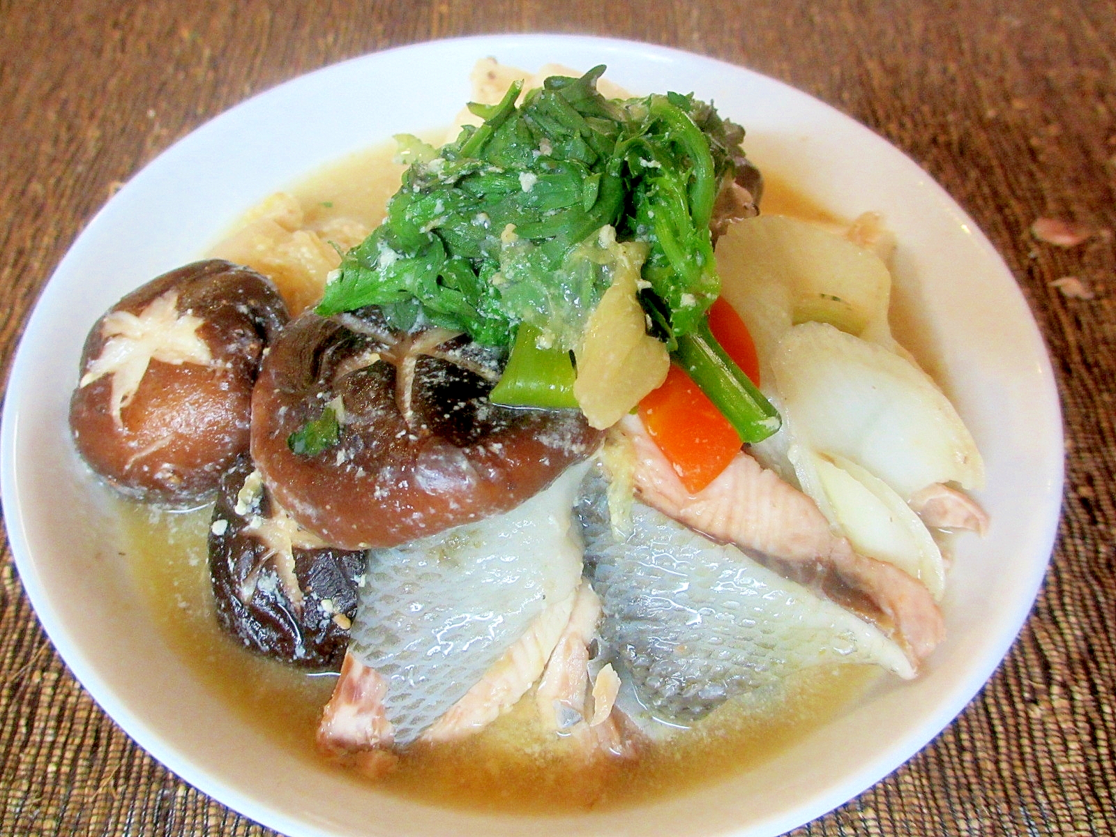 鮭と白菜の豆乳味噌鍋
