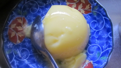 冷凍マンゴーで練乳入りマンゴープリン