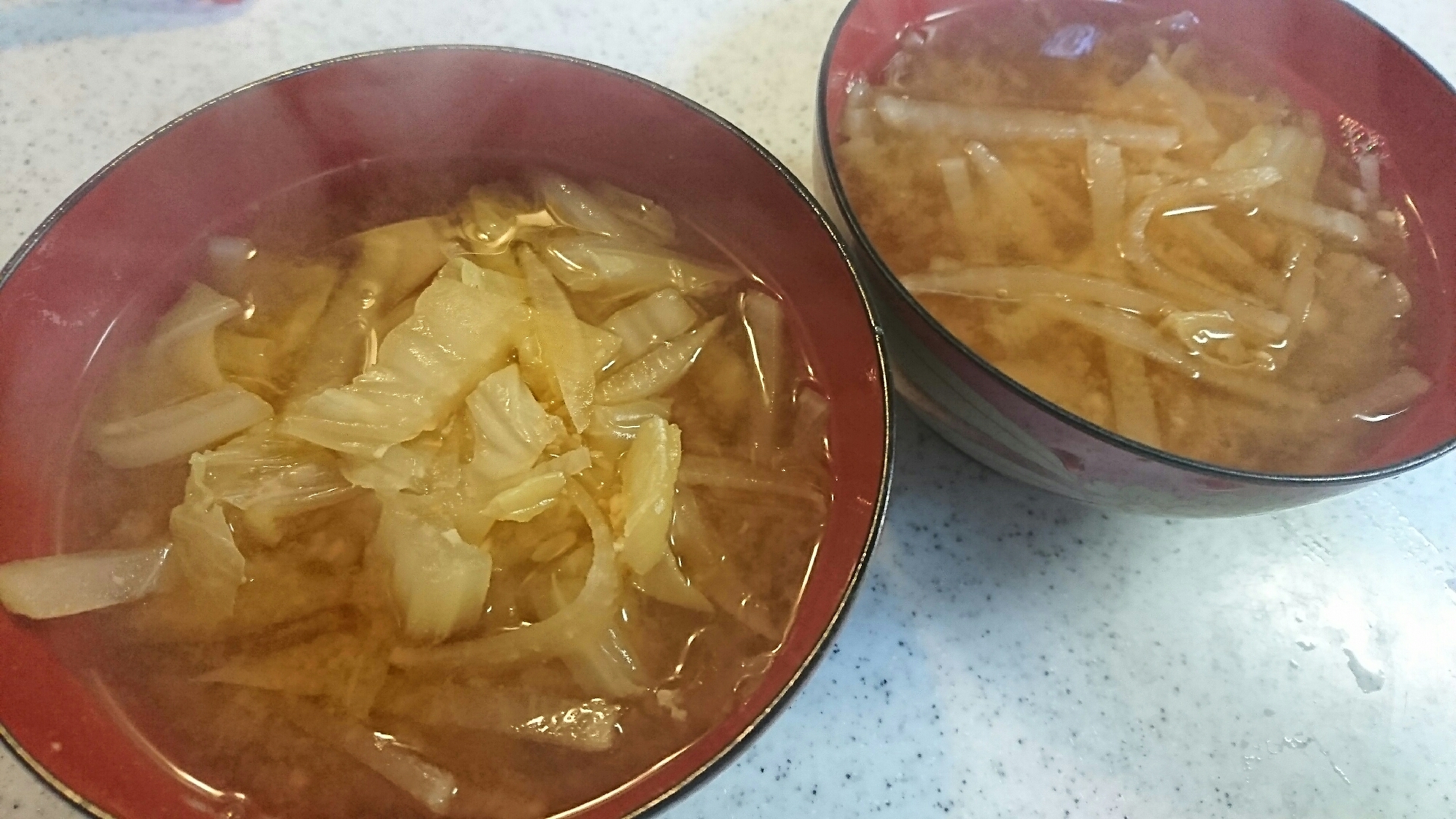 白菜と大根の味噌汁