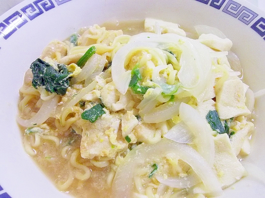 酢であっさり♪玉ねぎと高野豆腐の卵とじ味噌ラーメン