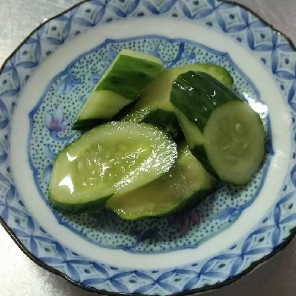 白だしで簡単♪きゅうりの浅漬け❁