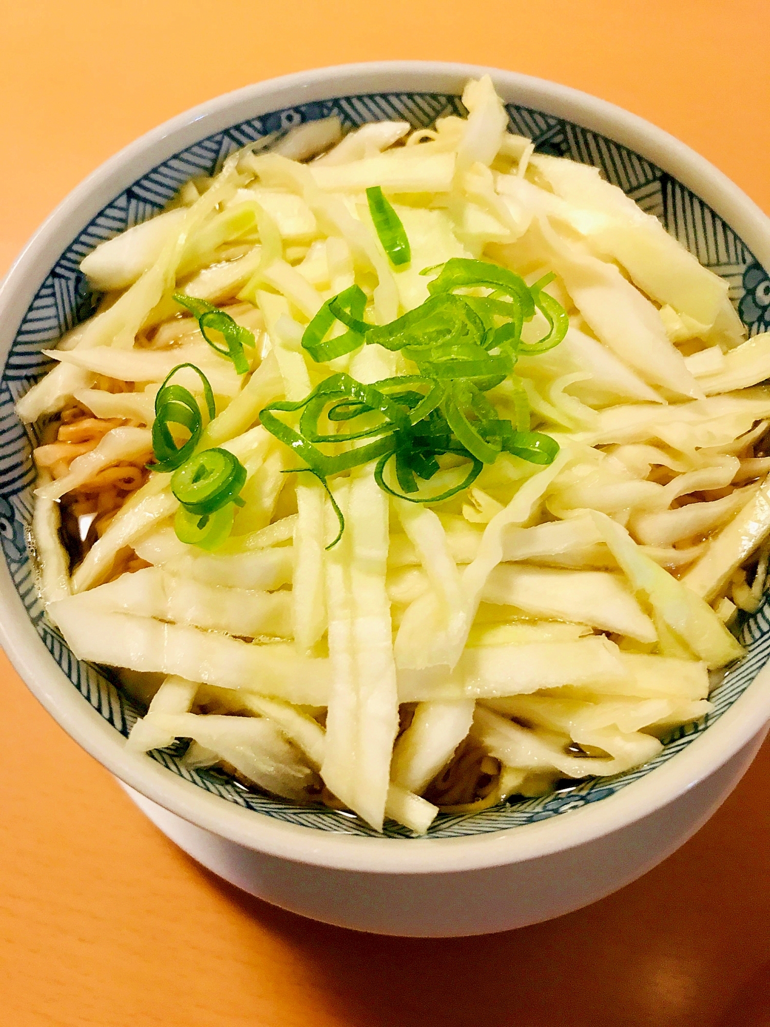 アレンジチキンラーメン●キャベツの千切りプラス