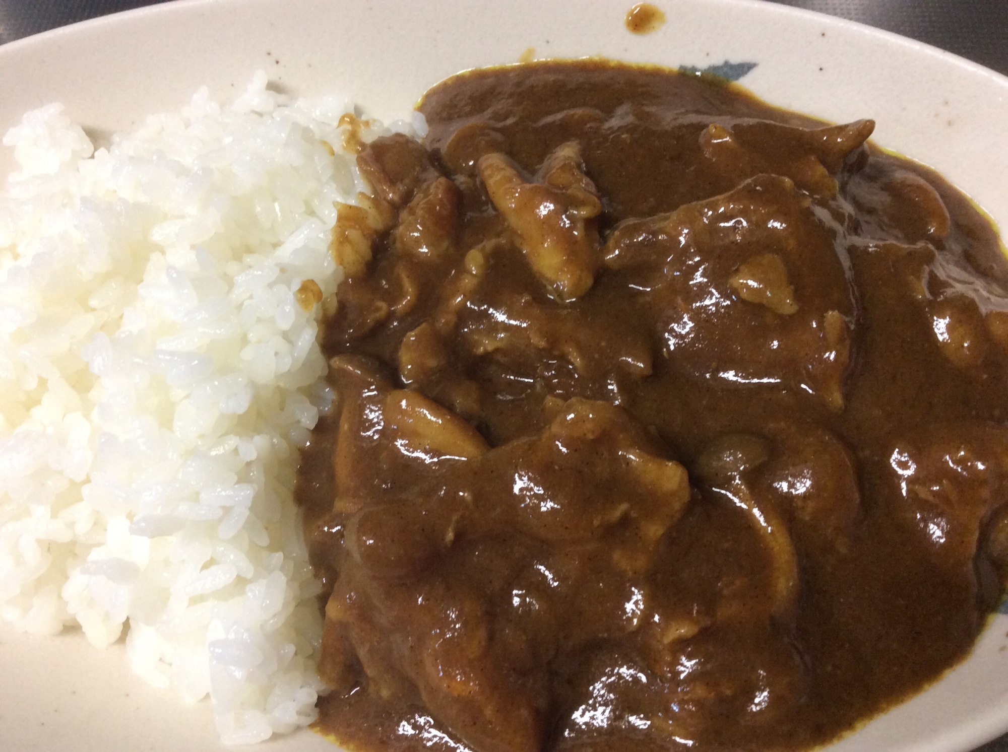 シメジとトロトロ牛すじのシナモン入り圧力鍋カレー