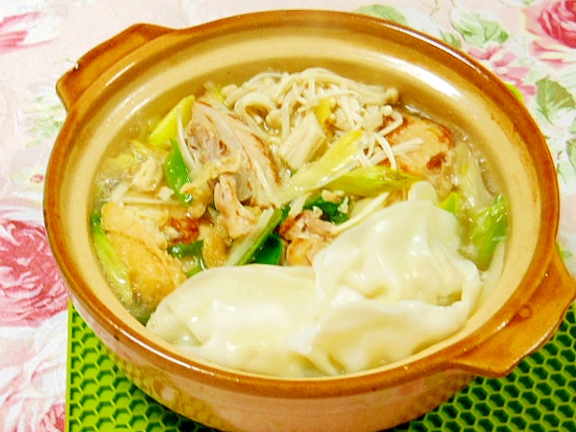 Ｗダシダで❤エノキと鶏肉と油揚げと水餃子のお鍋❤