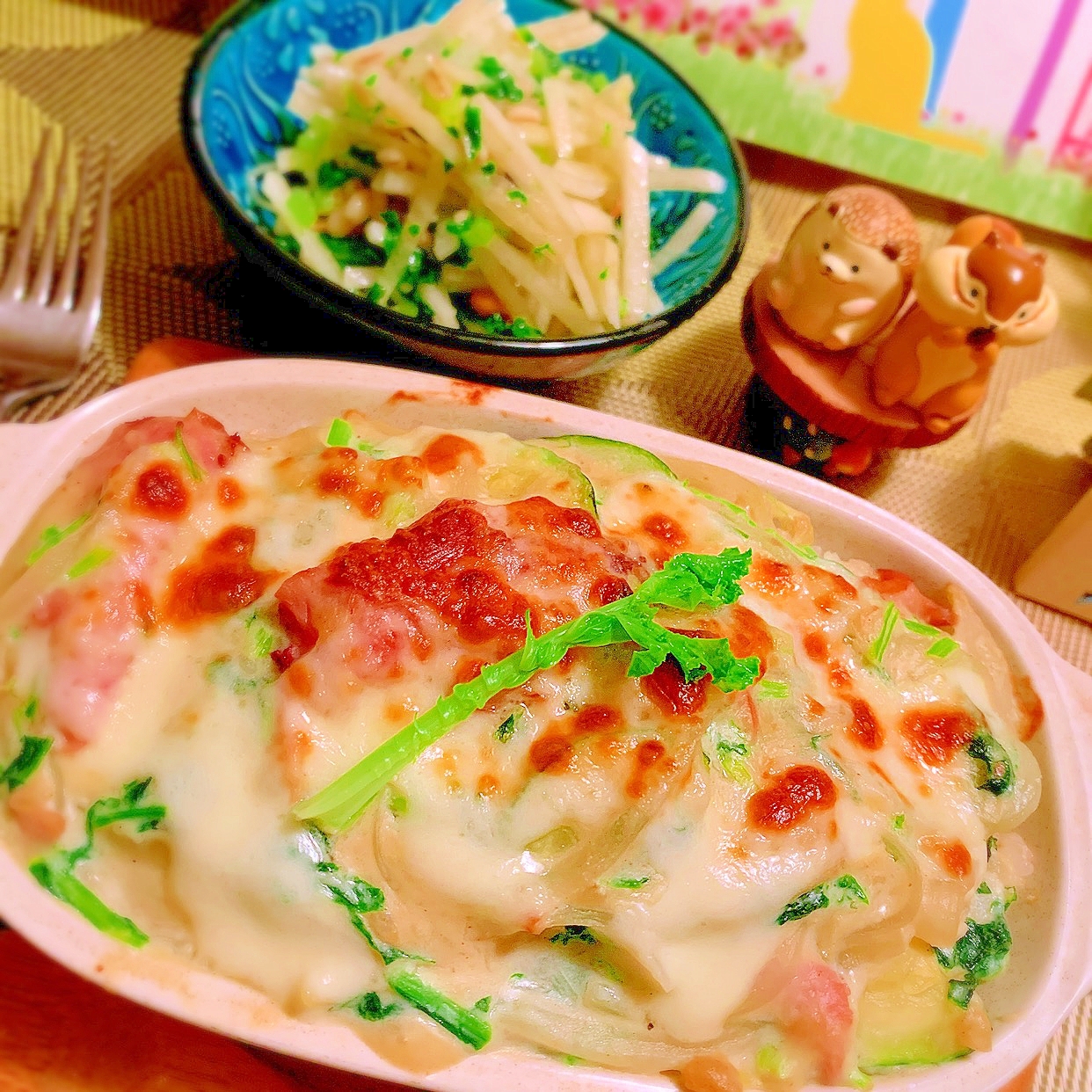 スモークチキンと緑野菜たっぷりの蕎麦粉豆乳グラタン