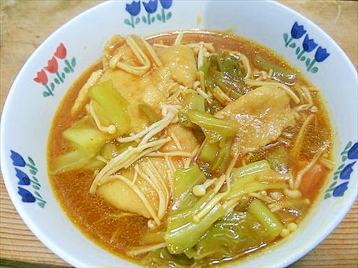 えのきキャベツ鶏皮の煮込み・トマトカレー味