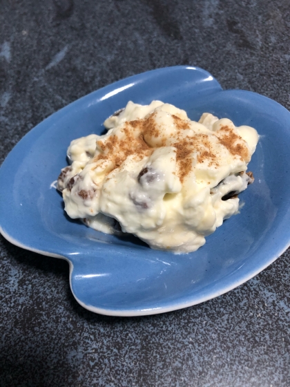 デーツとレーズンのオーバーナイトヨーグルト