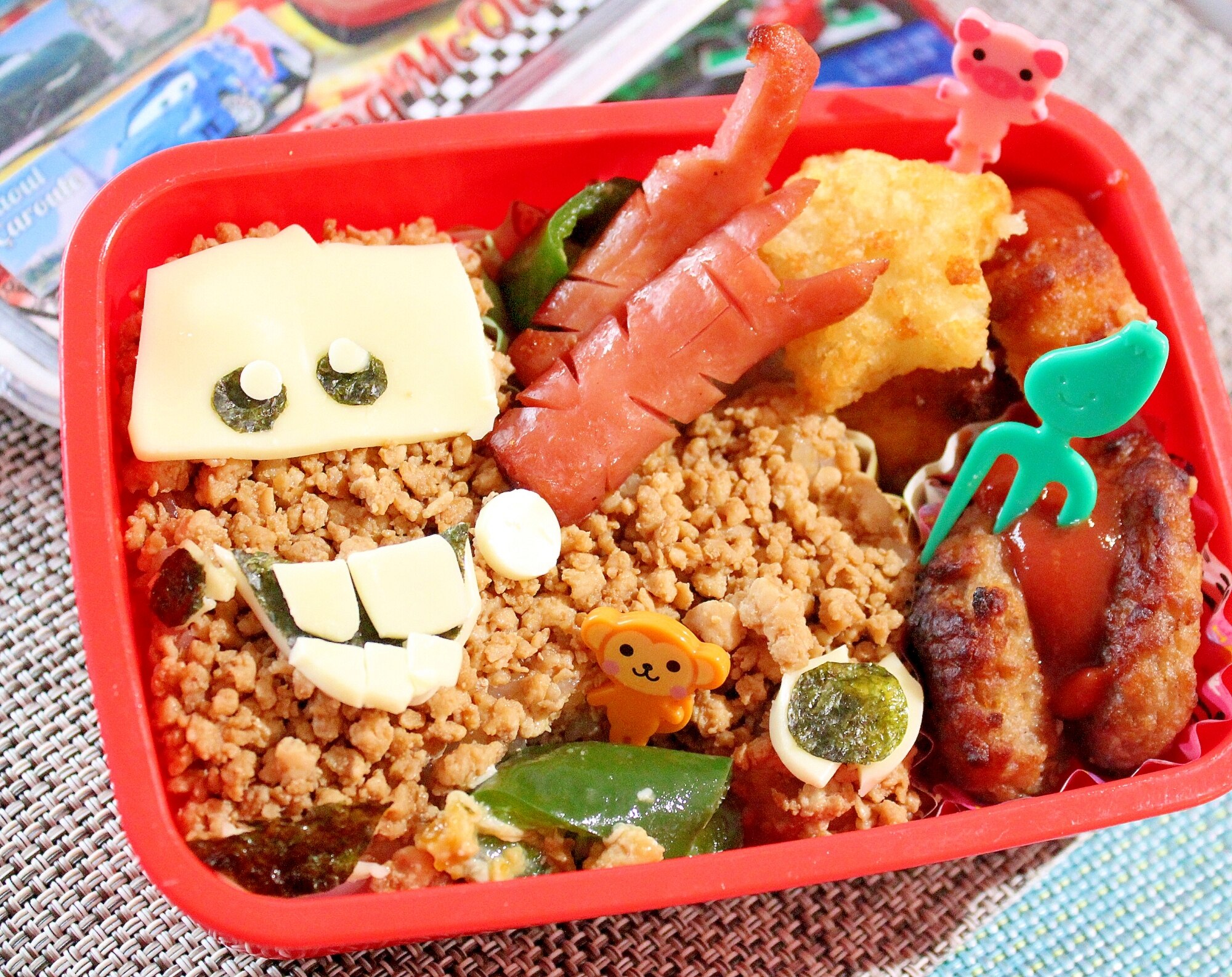 鶏そぼろで作るカーズのメーターキャラ弁 レシピ・作り方 by МK オーダーページ3/1 お弁当カー・ポメ541 レアパネルハンドメイド