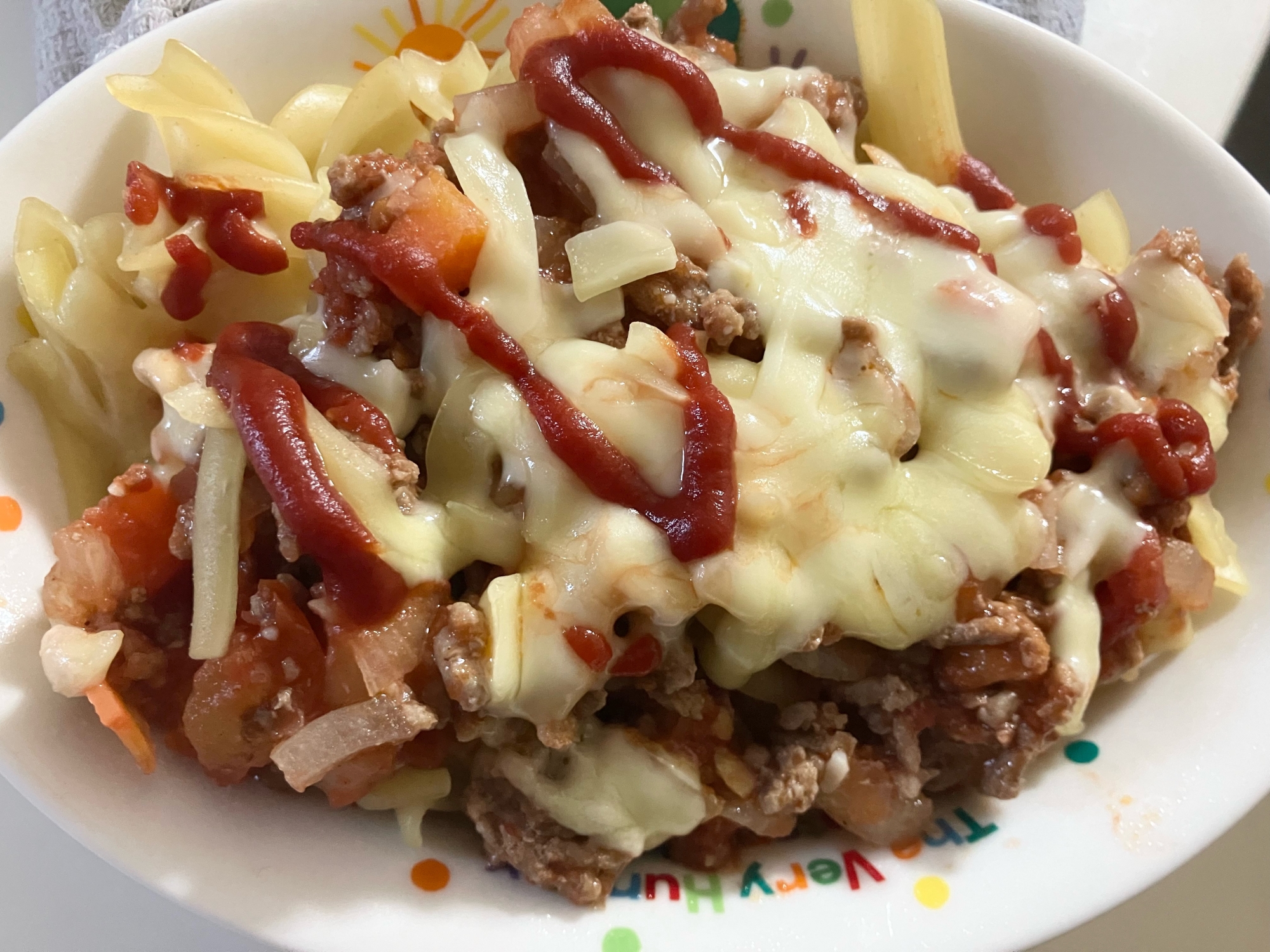 茄子と玉ねぎとウインナーのペンネチーズ