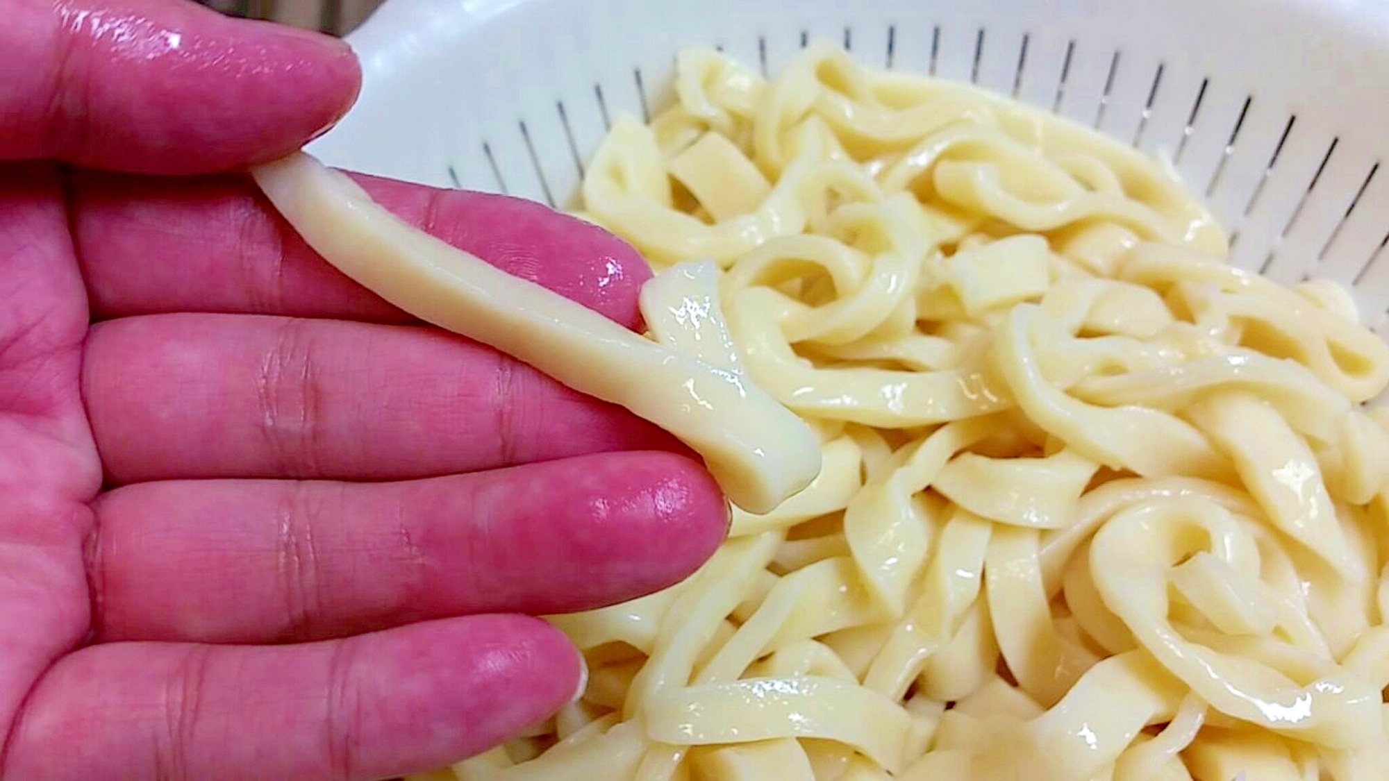 簡単だけどもちもちで美味しい手打ちうどんの麺