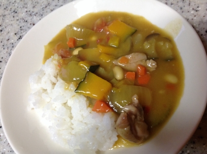 かぼちゃとナスと大豆のキーマトマトカレー