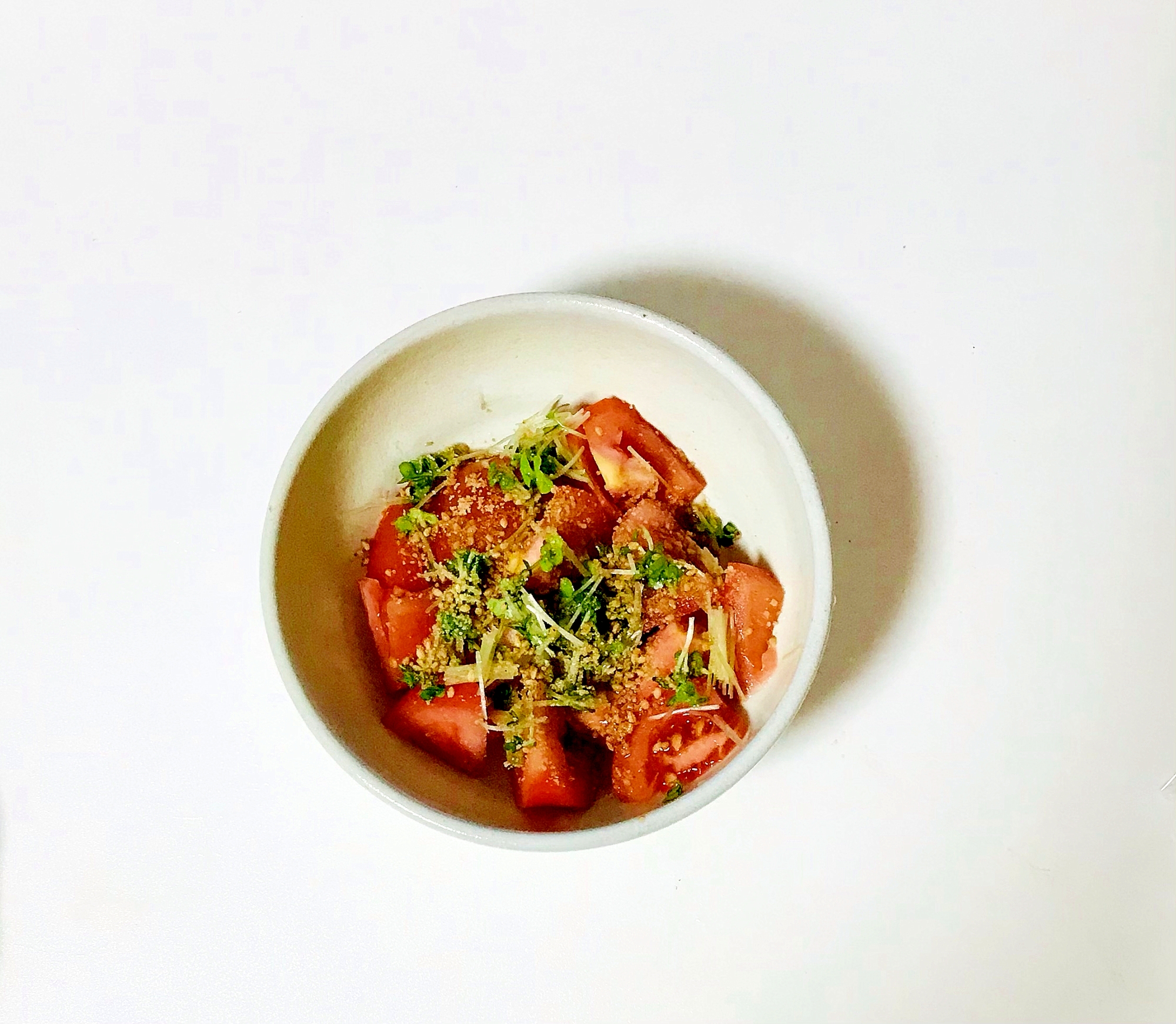 トマトとスプラウトの簡単和風サラダ