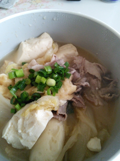 寒い日に温まる味噌鍋
タップリいただきました(^_^)v
この味大好きです