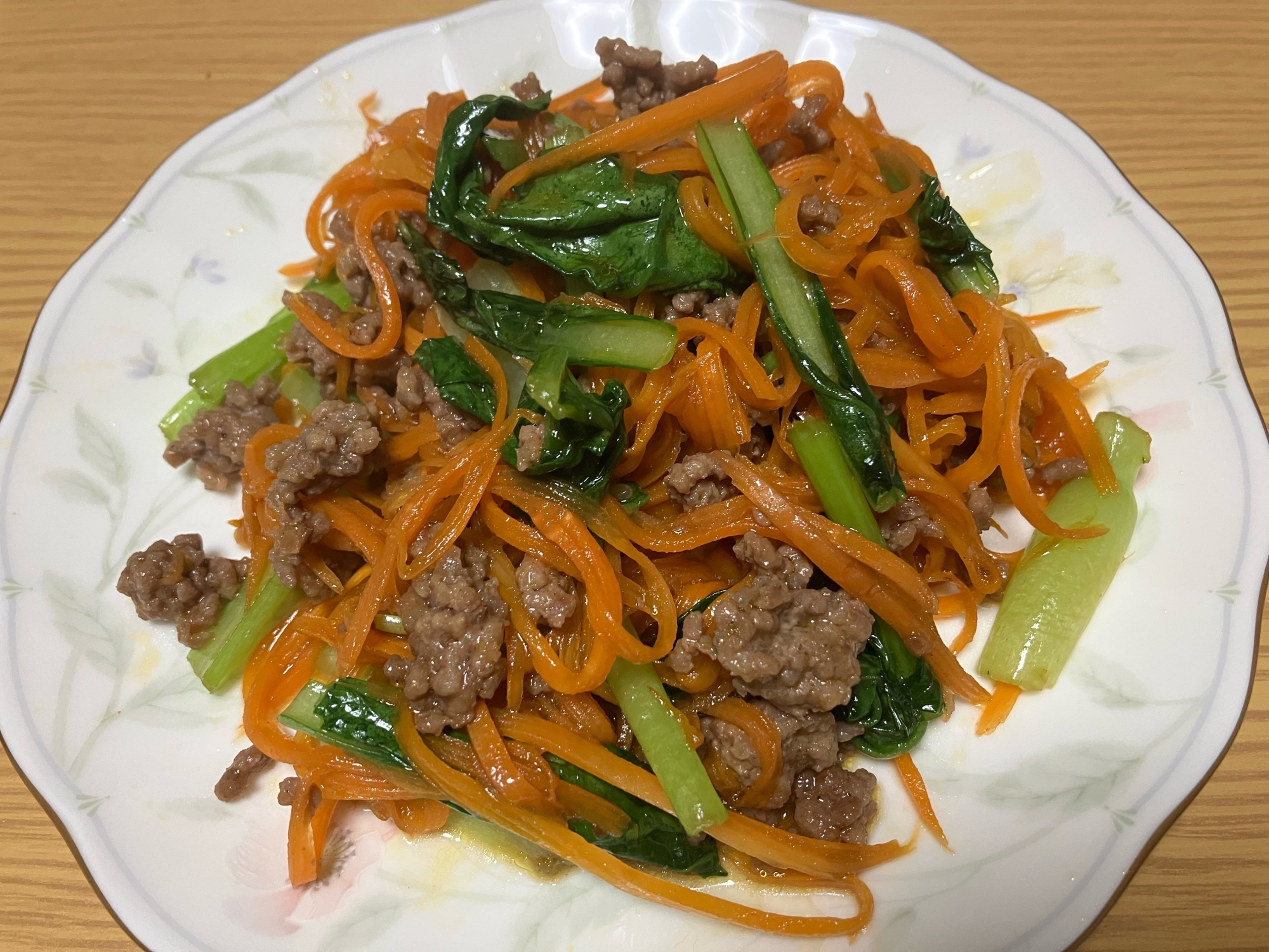 ひき肉とにんじんと小松菜の焼き肉のタレ炒め☆彡