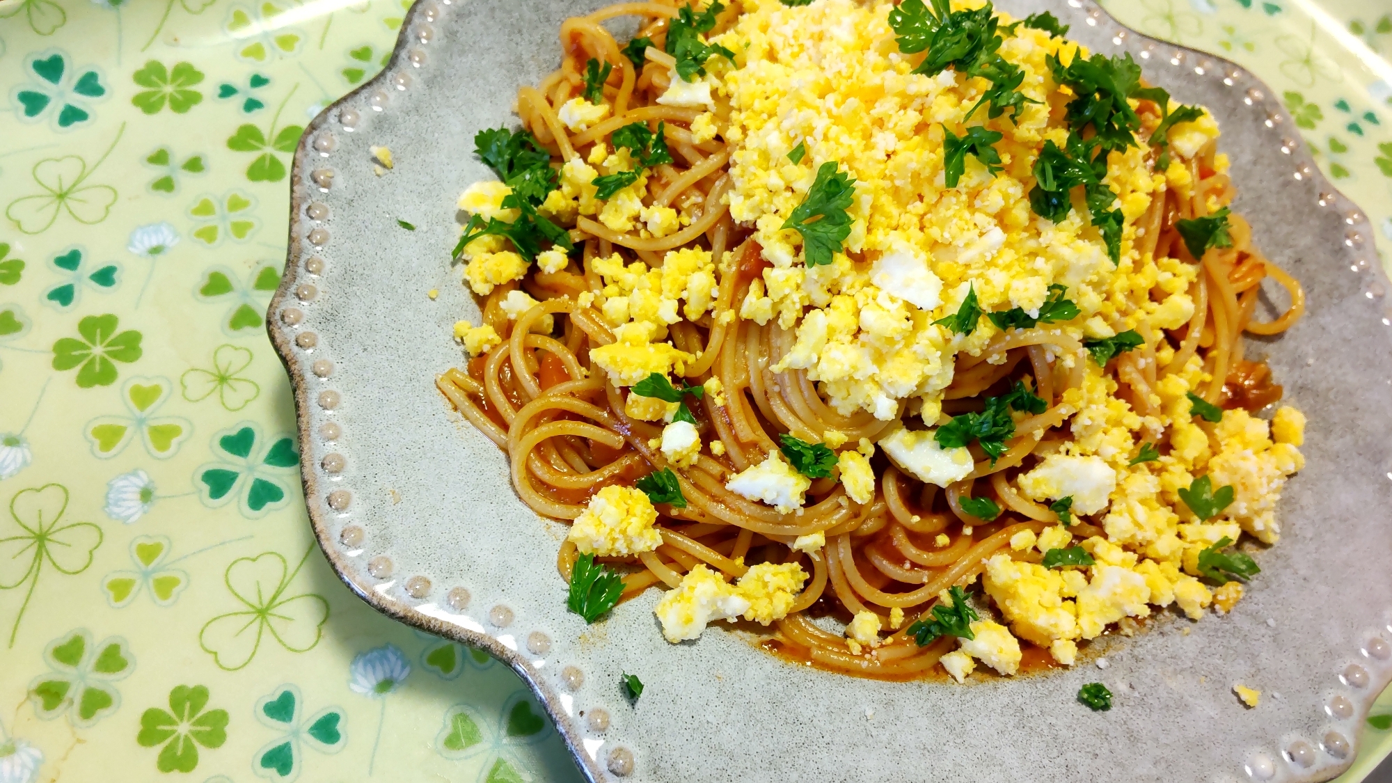 ゆで卵オン！ミートソーススパゲッティ