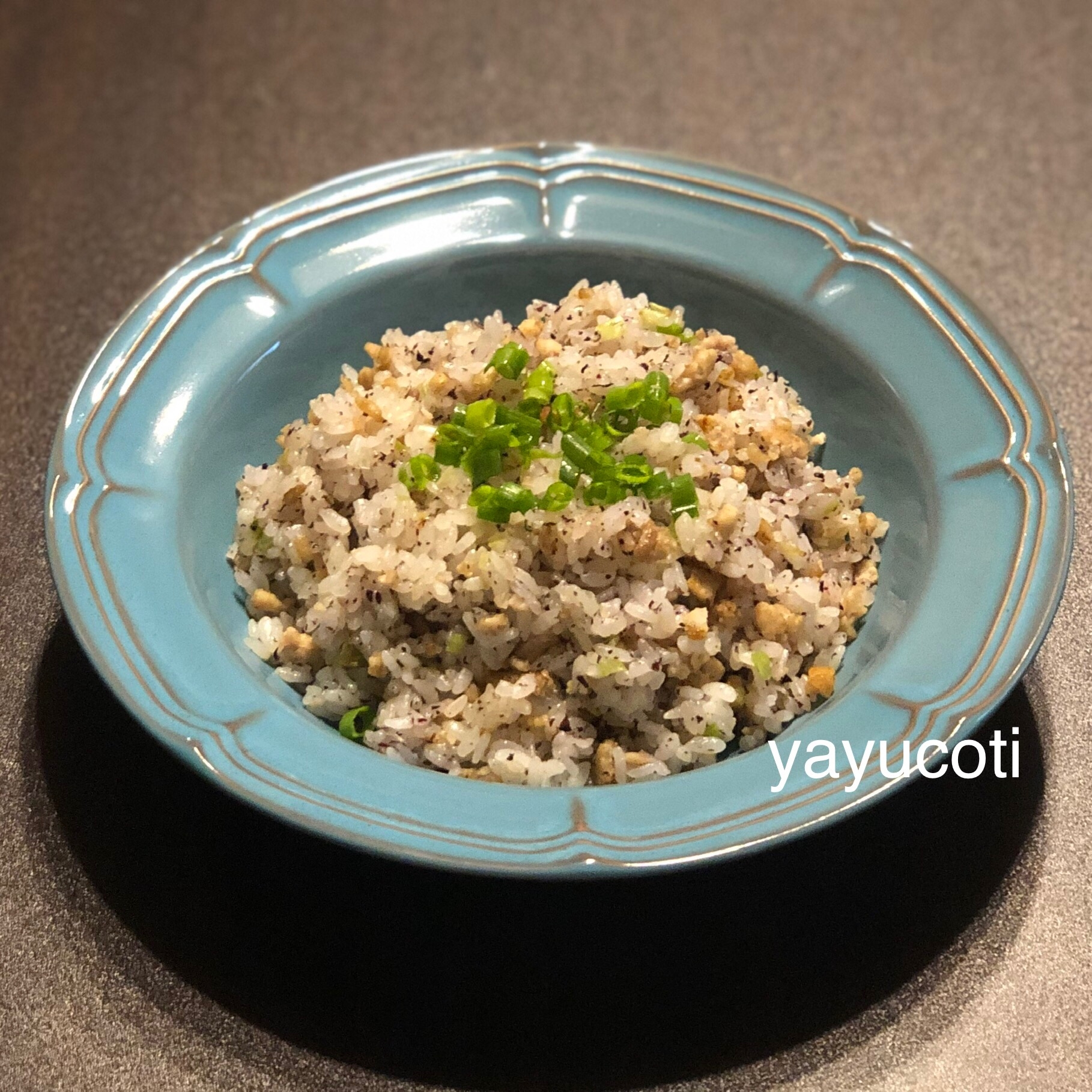 鶏そぼろゆかりチャーハン