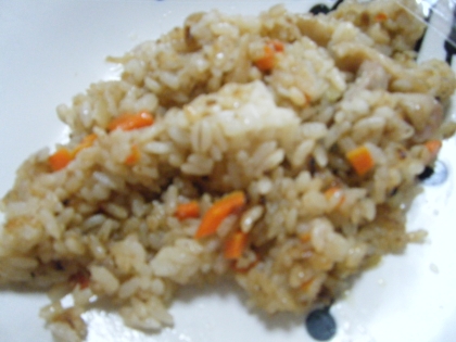 子供のとりわけの写真ですが…(^_^.)
子供用のなので野菜を足して作ってみました★いつもおんなじ味になりがちな炒飯にバリエーションができてうれしかったです☆