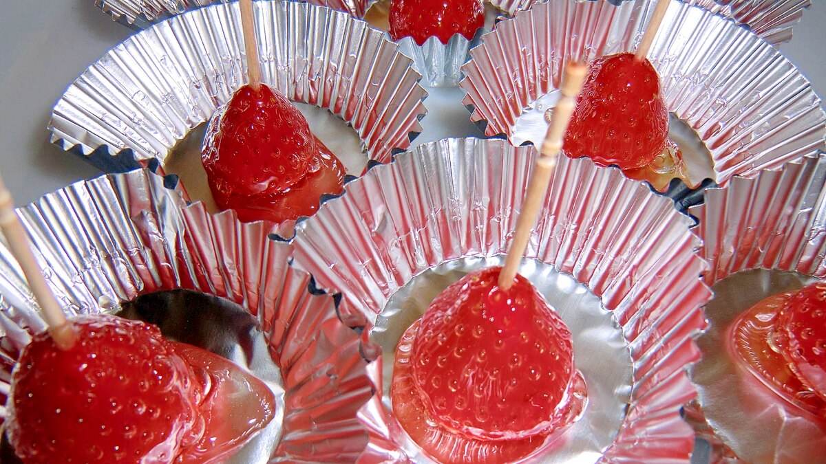 超簡単 お祭り屋台風 パリパリいちご飴 レシピ 作り方 By 花魁花 楽天レシピ 超簡単 お祭り屋台風 パリパリいちご飴 レシピ 作り方 By 花魁花 楽天レシピ