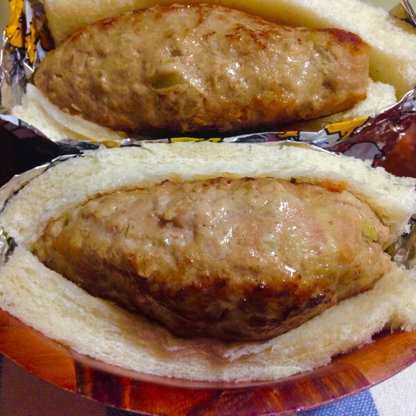 子供が喜ぶ パン耳でふっくらハンバーグ レシピ 作り方 By うみ ひま 楽天レシピ 子供が喜ぶ パン耳でふっくらハンバーグ レシピ 作り方 By うみ ひま 楽天レシピ