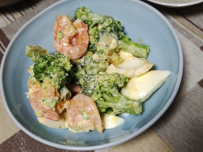 ブロッコリーとカニカマの卵サラダ