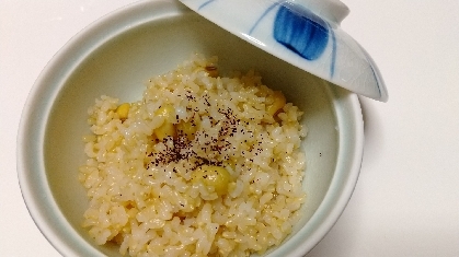 mimiさん
お昼に豆ご飯いただきました！美味しかったです(#^.^#)♡レシピありがとうございました
豆は大豆でお米は白米でなく玄米で代用です！ごめんなさいね