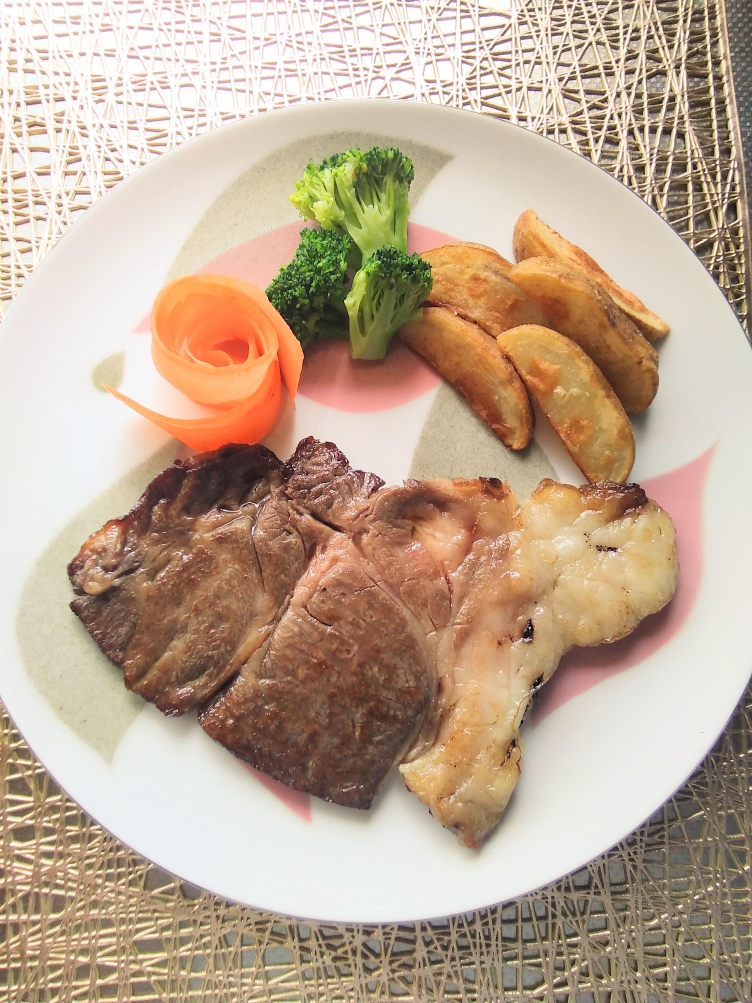 鉄のフライパンで焼きます☆和牛ステーキ