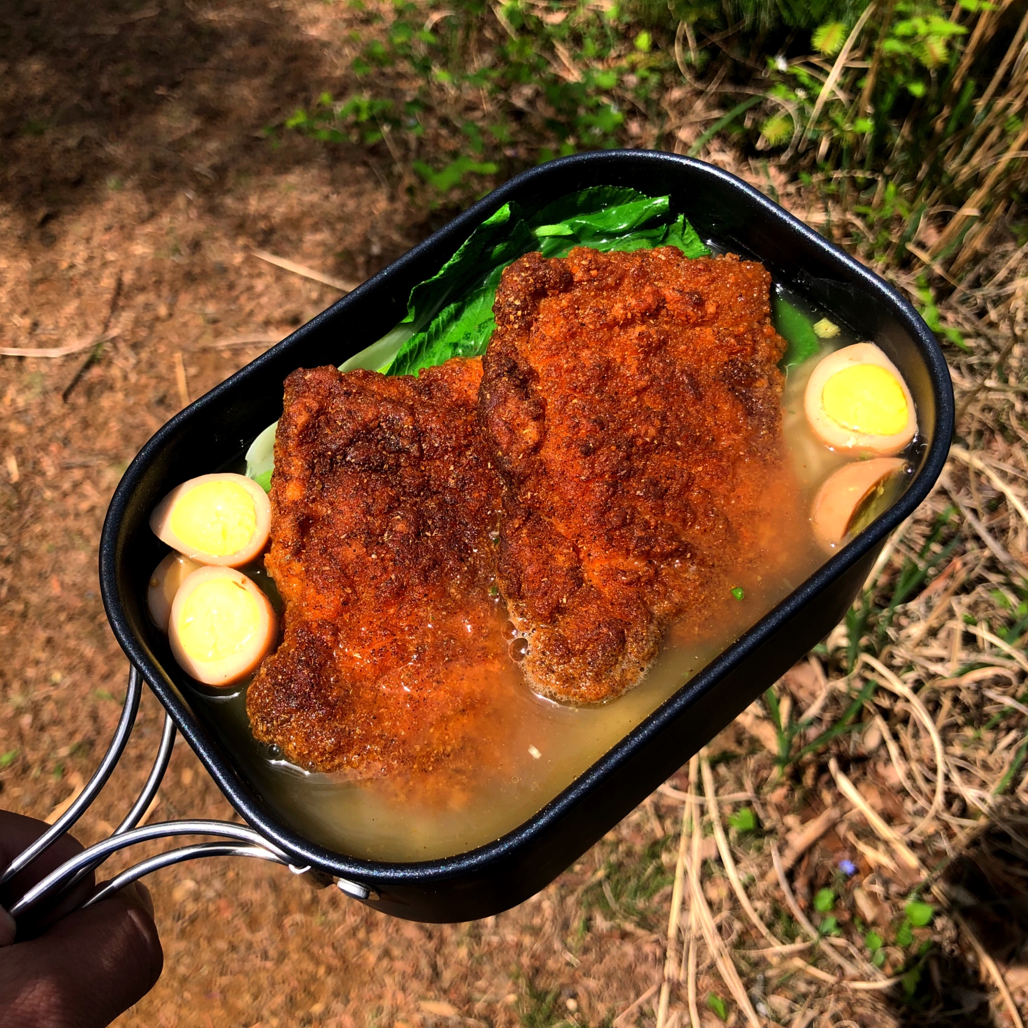 ▲山ごはん▲ファミチキで排骨麺(パイコーメン)