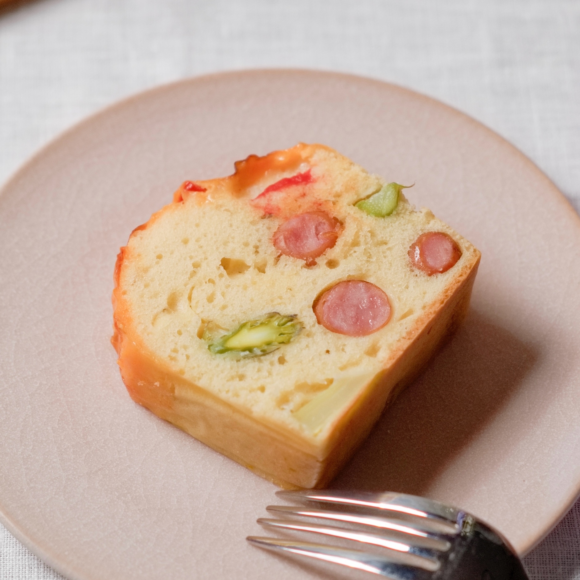 アスパラガスとソーセージの塩ケーキ【洋食・主食】