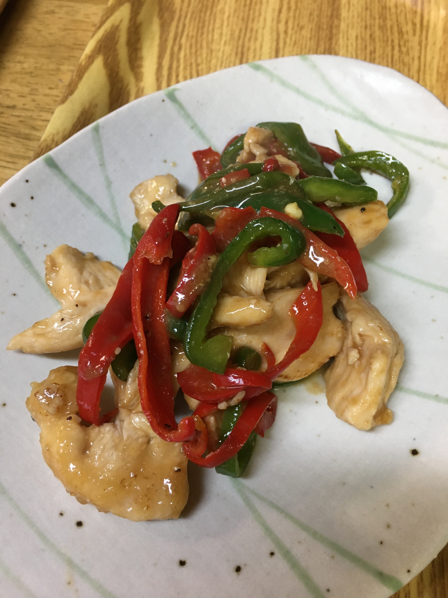 ピーマンと鶏胸肉のオイスター炒め