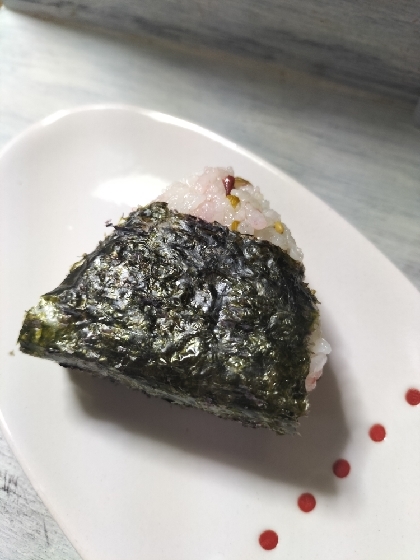 きょうはこちら♬昨日の昼食に作りました✨梅紫蘇入りで美味しいおにぎりに♡今月もたくさんの美味しいレシピ感謝です(⁠◕⁠ᴗ⁠◕⁠✿⁠)