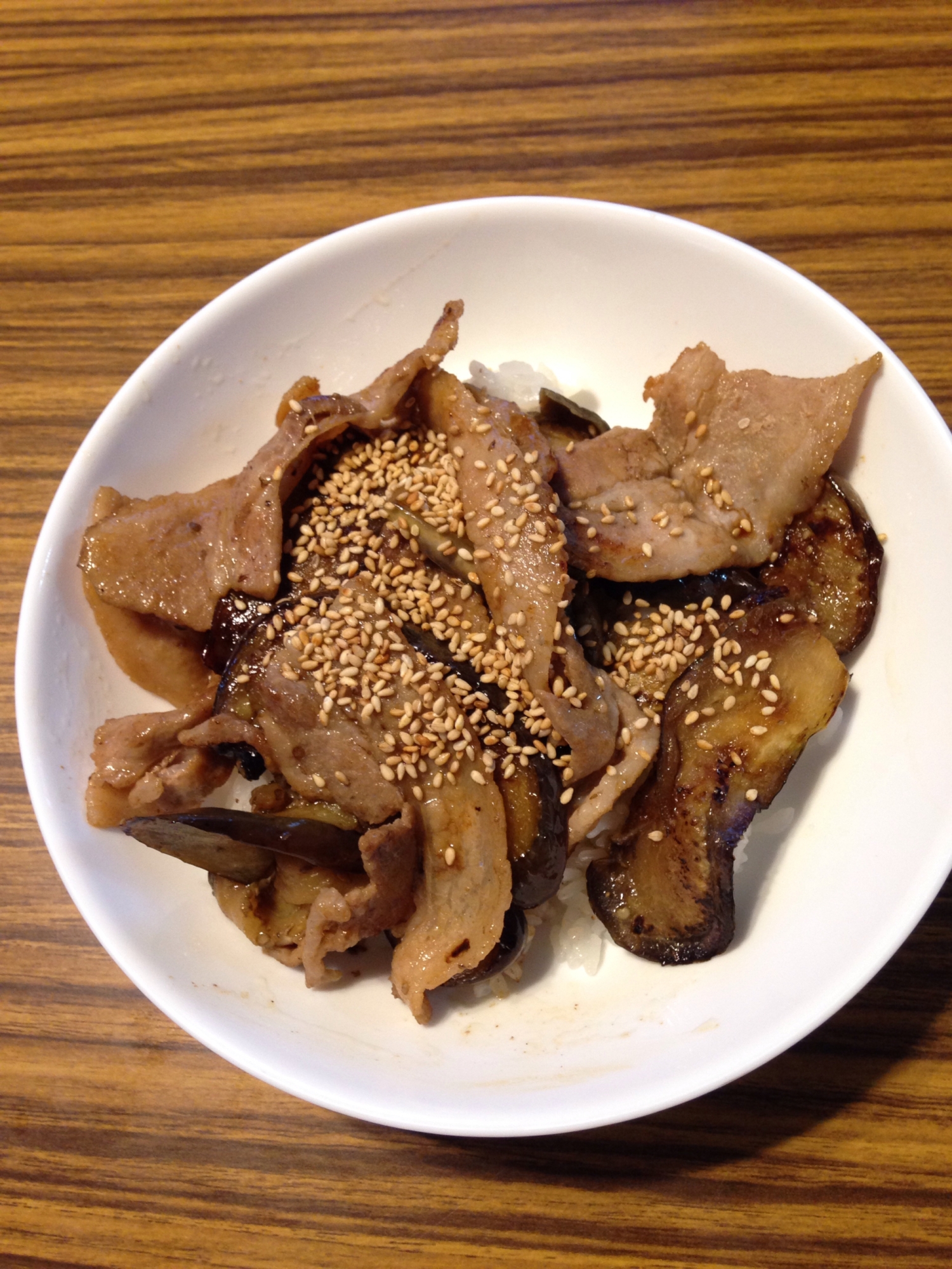 豚バラとナスの蒲焼き丼