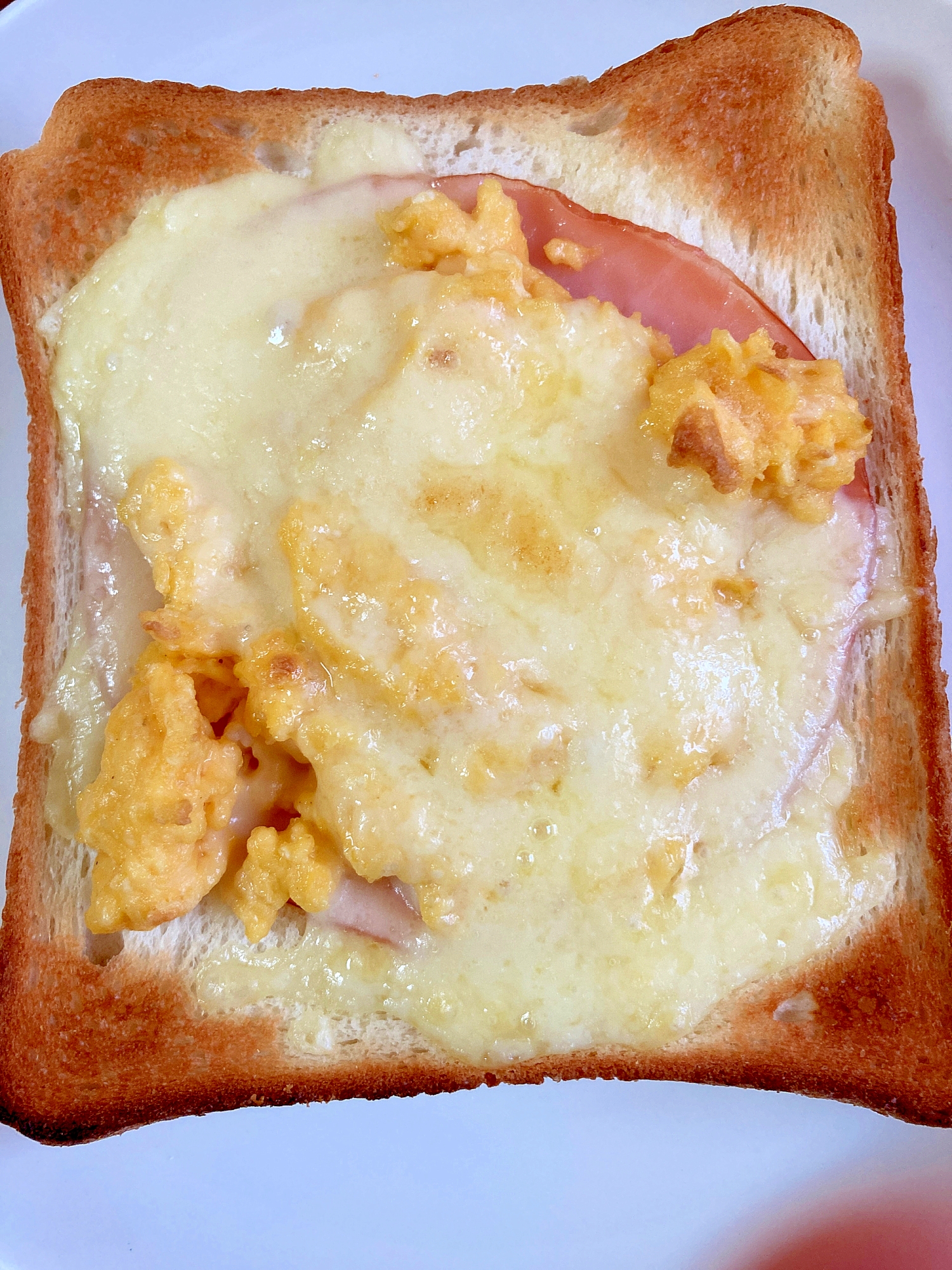 ダブルチーズのハム卵トースト