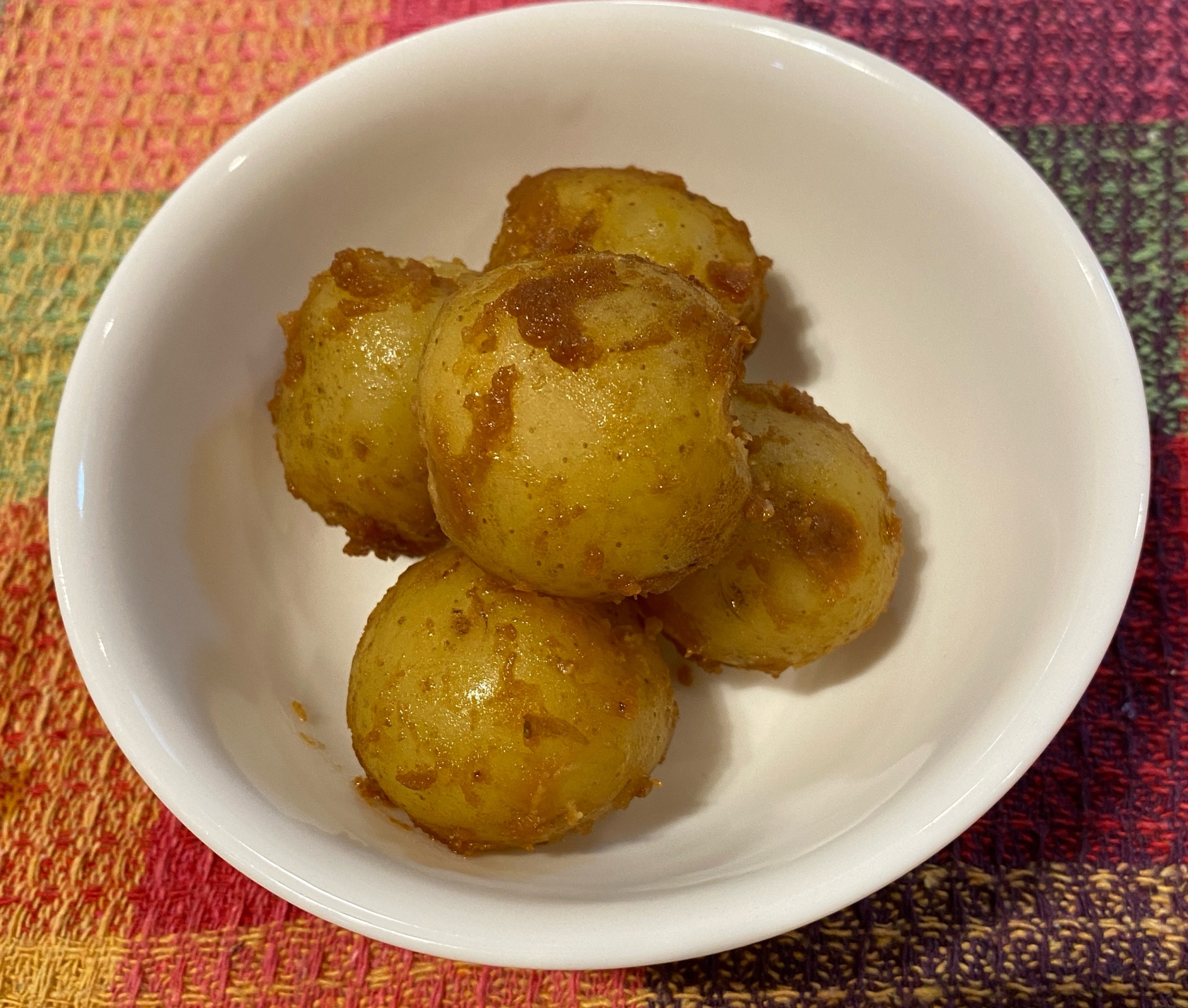 皮ごと☆小玉じゃがいもの味噌バター和え