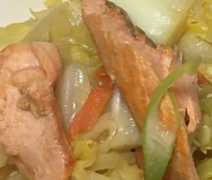 超特急メイン♡鮭とキャベツのめんつゆマヨ炒め
