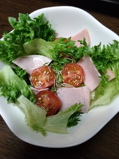 ༻生ハムとトマトのサラダ༺