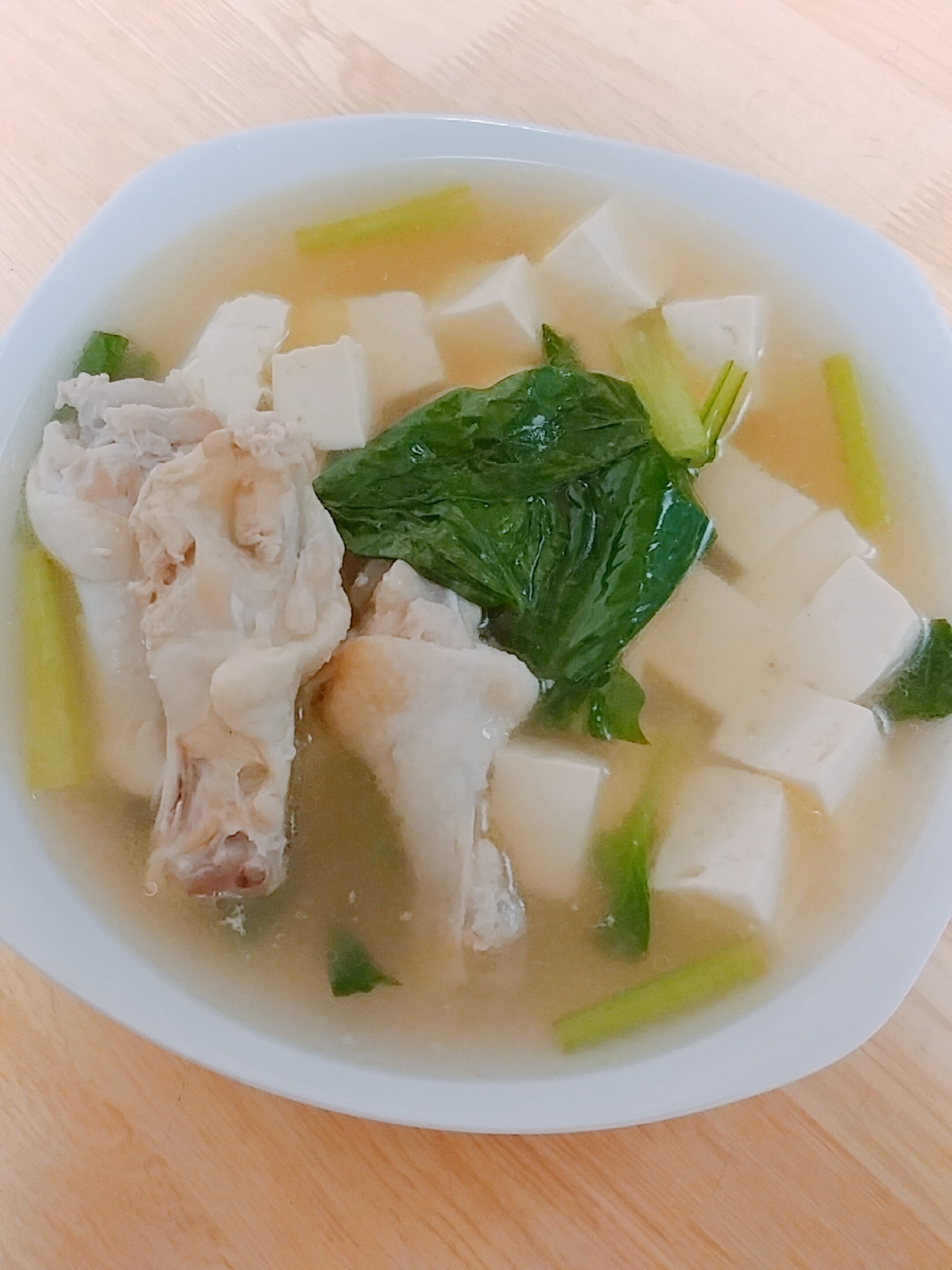 手羽元　小松菜　豆腐の中華スープ