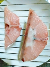 脂がジュッっと旨い まぐろ頭肉のあら塩焼き レシピ 作り方 By 愛情食堂300縁レシピ 楽天レシピ 脂がジュッっと旨い まぐろ頭肉のあら塩焼き レシピ 作り方 By 愛情食堂300縁レシピ 楽天レシピ