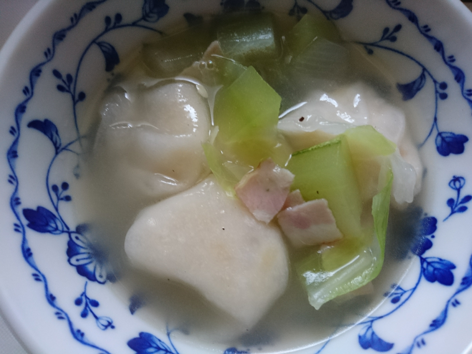 はぐら瓜と海老餃子のスープ