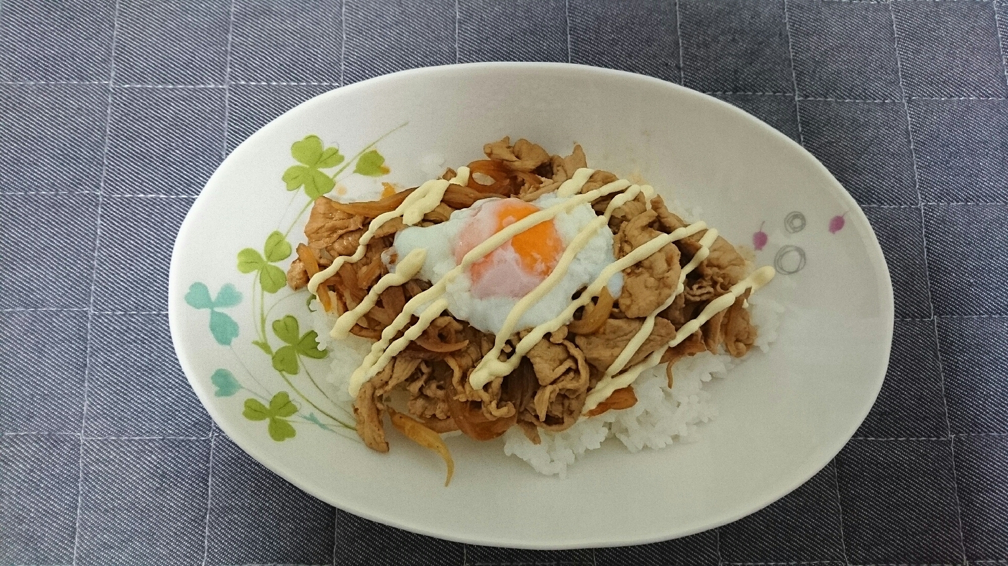 コッテリで大満足♪豚こまのガッツリ炒め丼