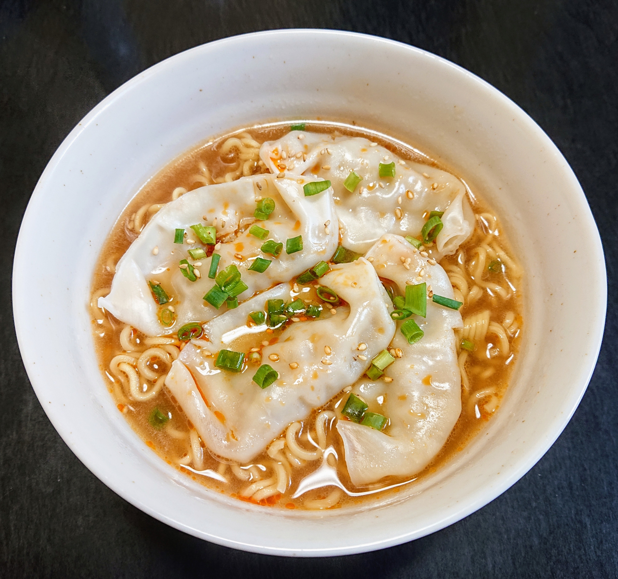 インスタントで☆ピリ辛餃子の味噌ラーメン