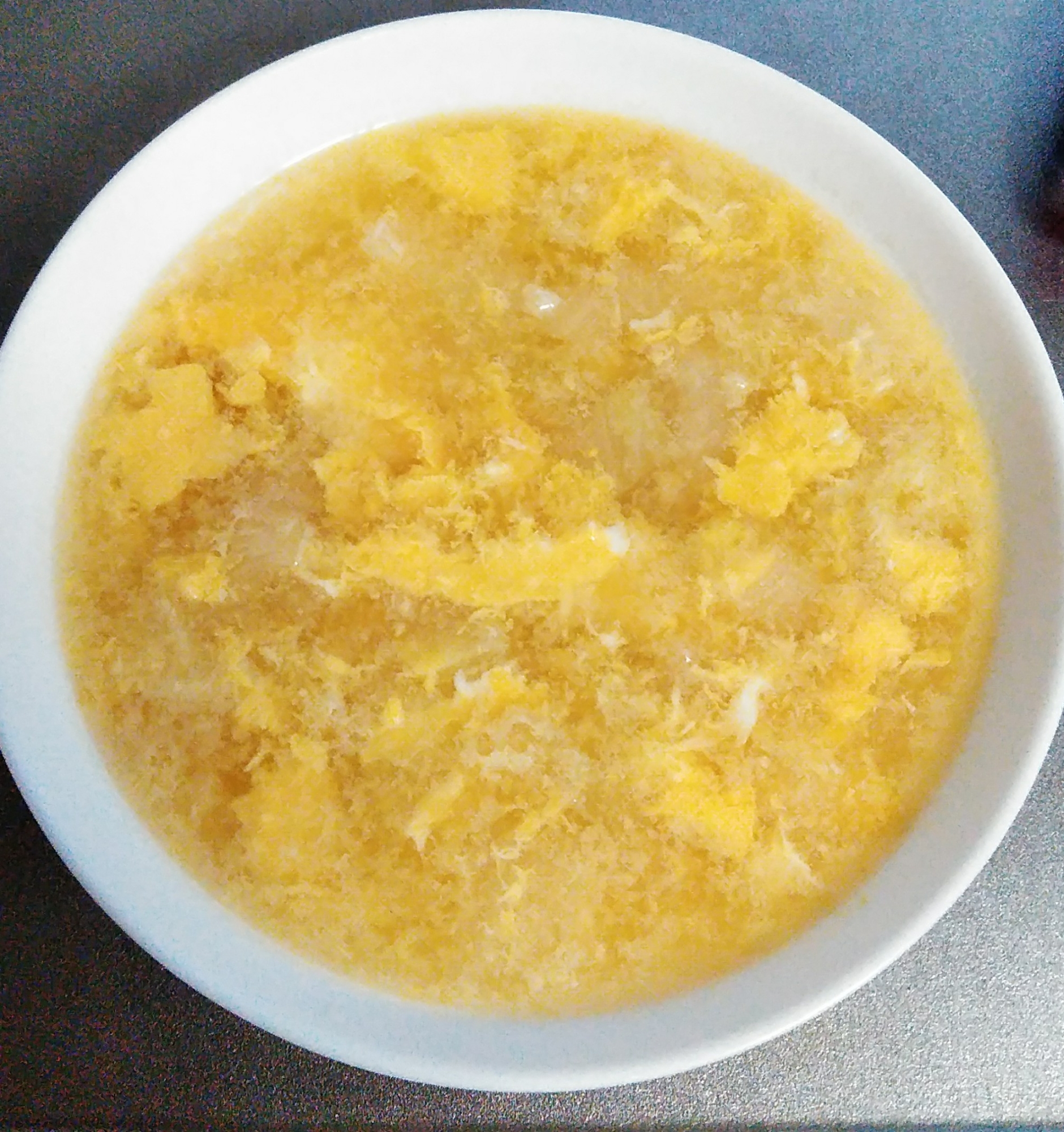 白菜と卵のコンソメスープ