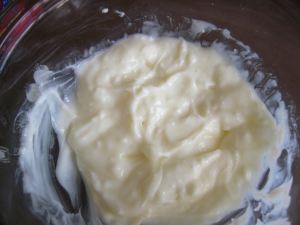 水切りヨーグルトで作るレモン風味のクリーム