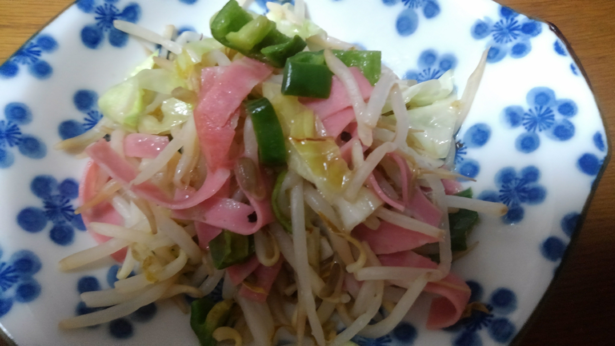 野菜炒め？いえいえ…ホットサラダです