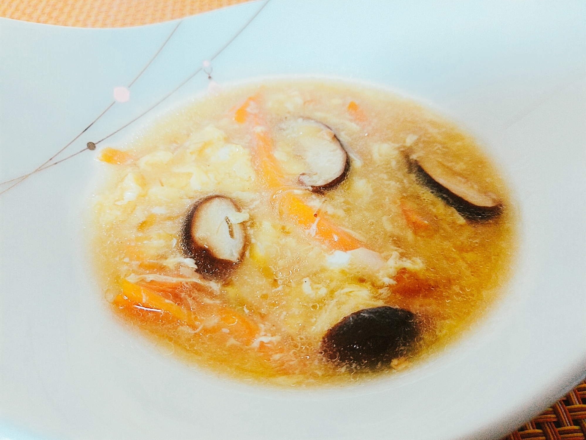 ふかひれスープの素と冷凍野菜で!中華スープ