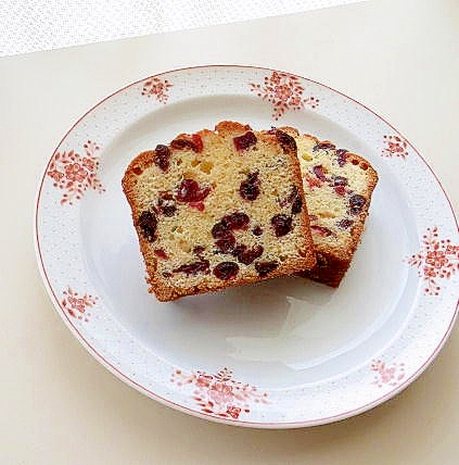 ドライクランベリーとホワイトチョコのパウンドケーキ