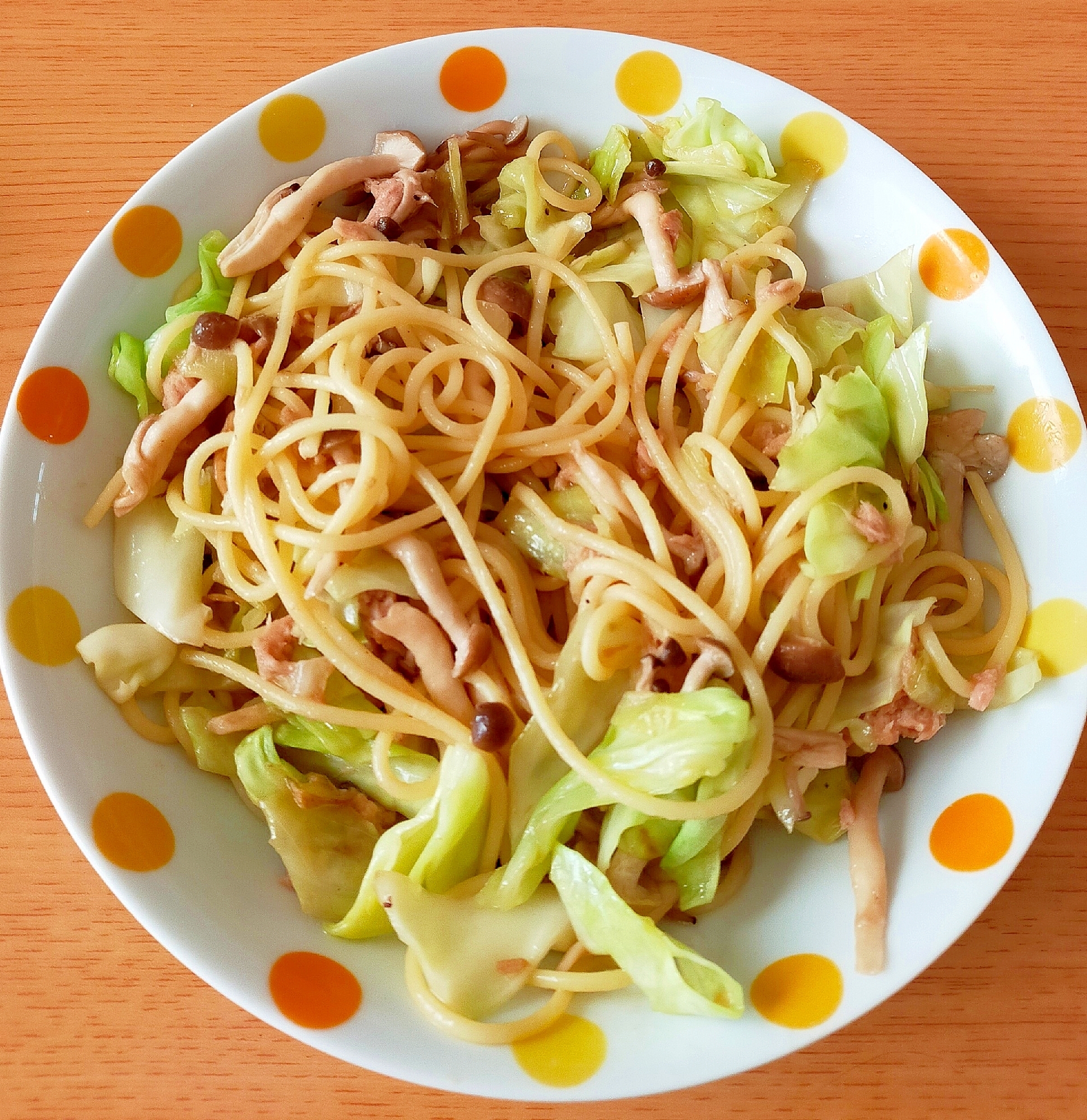 キャベツとしめじとツナの和風パスタ