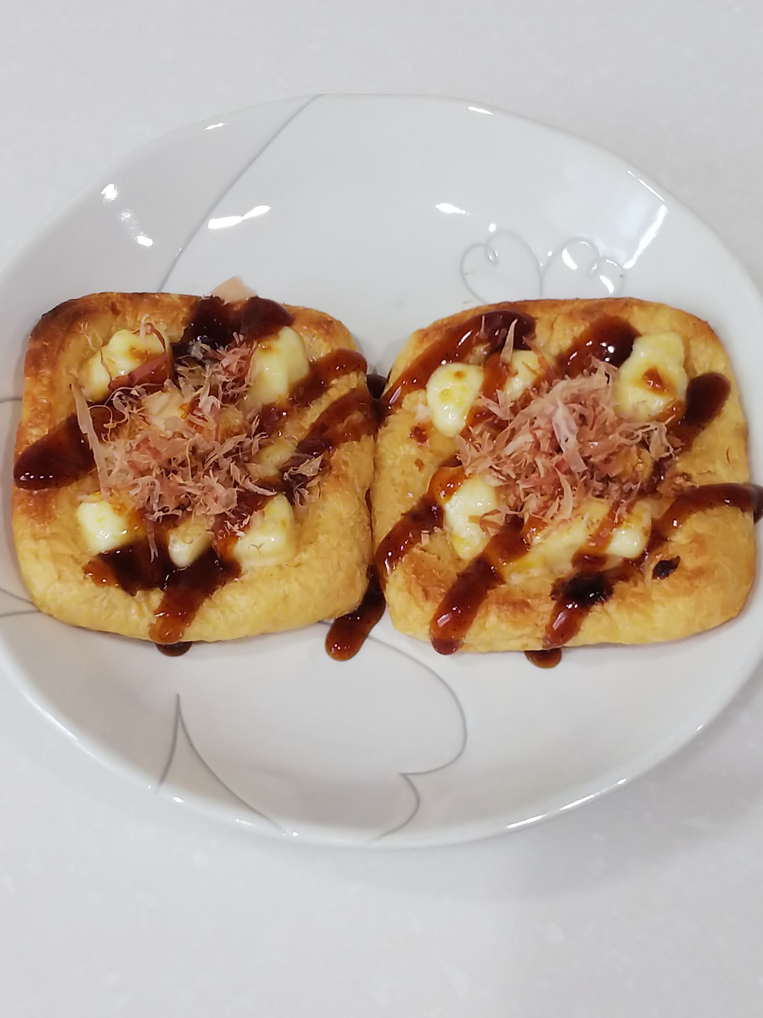 おつまみにも☆コーンとチーズのお好み焼き風油揚げ