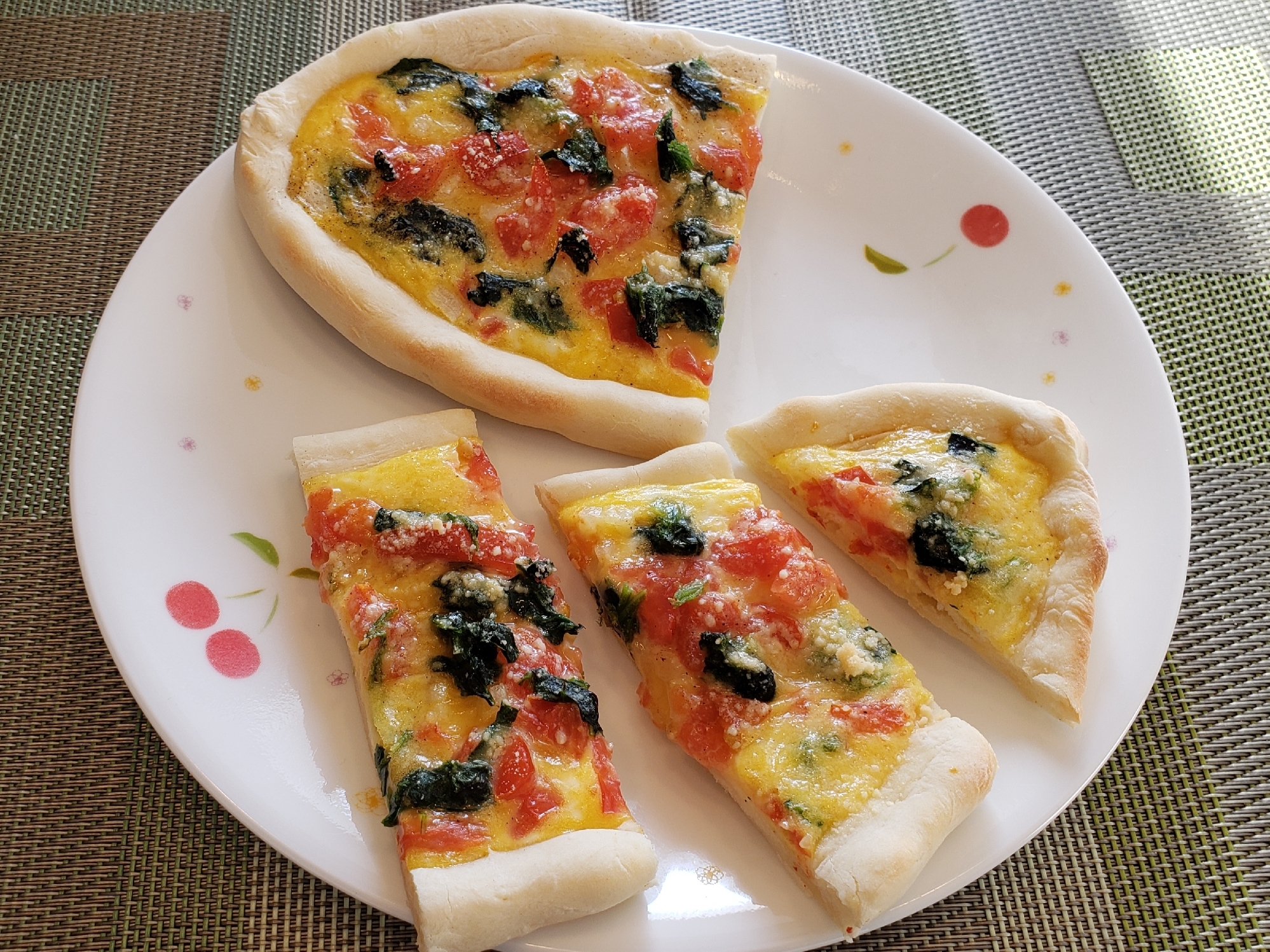 舟形が可愛い とろける卵の トルコ風ピザ レシピ 作り方 By のりばあ 楽天レシピ 舟形が可愛い とろける卵の トルコ風ピザ レシピ 作り方 By のりばあ 楽天レシピ