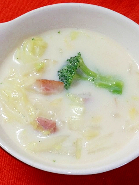 ほっこり温まる☆野菜たっぷりな豆乳スープ
